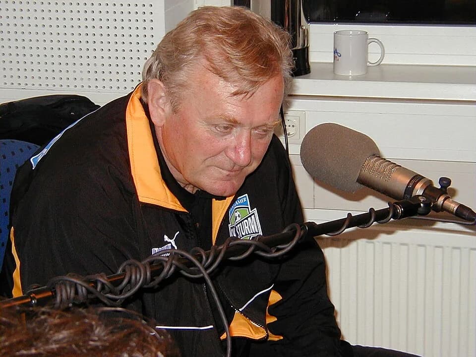 Ivica Osim - Ivica Osim - SK Sturm (1999) on local radio program