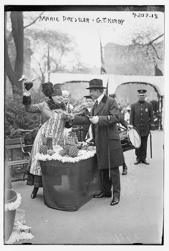 Marie Dressler - Bain News Service,, publisher.
Marie Dressler, G.T. Kirby
[between ca. 1915 and ca. 1920]
1 negative : glass ; 5 x 7 in. or smaller.
Notes:
 Title from data provided by the Bain News 