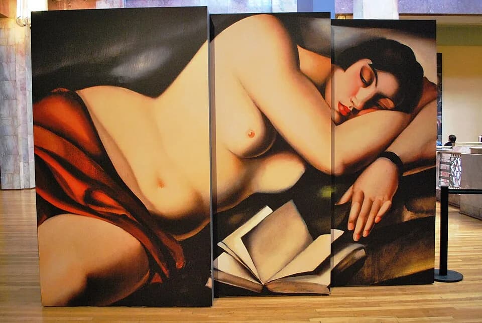 Tamara de Lempicka - Mural by unknown artist in the Palacio de Bellas Artes in Mexico City. Tamara de Lempicka style.