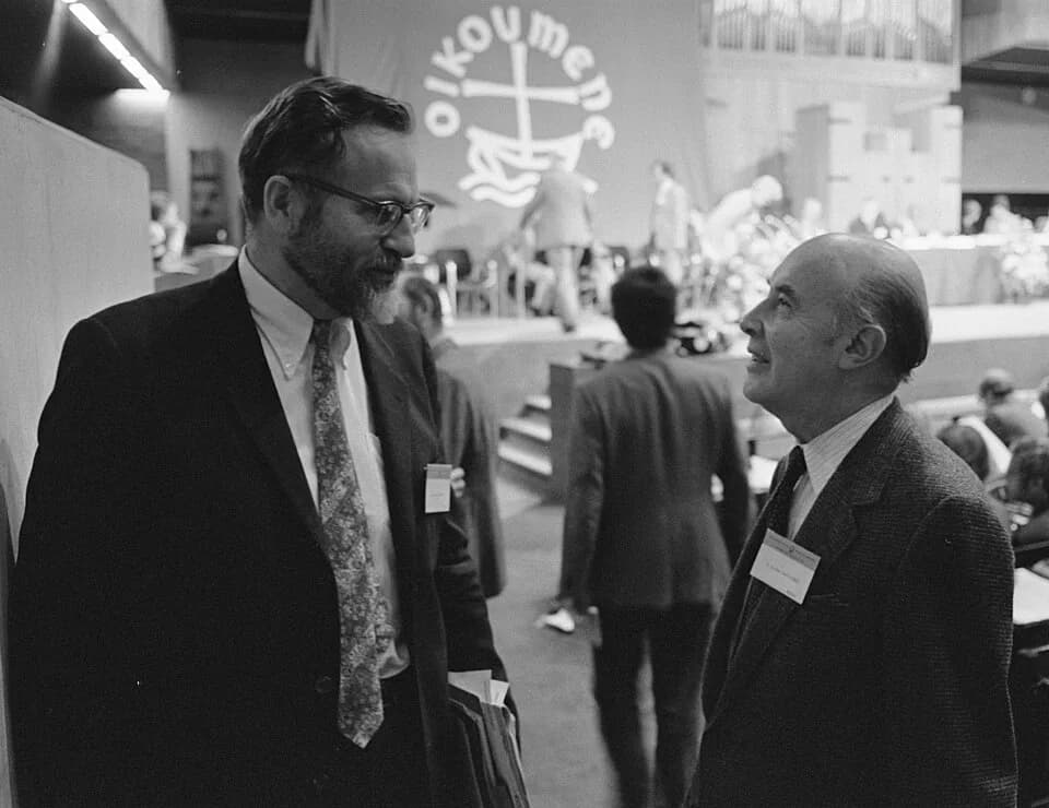 Alfonso García Robles - George Rathjens (US, left) and Alfonso Garcia Robles