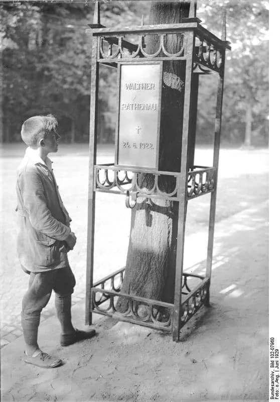 Walther Rathenau - For documentary purposes the German Federal Archive often retained the original image captions, which may be erroneous, biased, obsolete or politically extreme. Eine Walter Rathenau