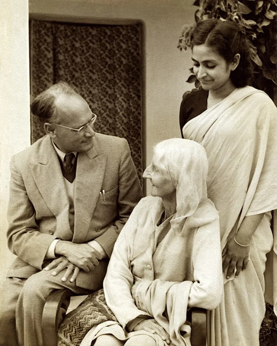 Amrita Pritam - M S Randhawa, Norah Richards and Amrita Pritam at Andretta-c1960
