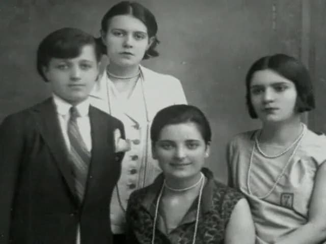 Sabiha Gökçen - Adopted daughters of Mustafa Kemal Atatürk; left to right: Rukiye (Erkin), Sabiha (Gökçen), Afet (İnan), and Zehra Aylin.