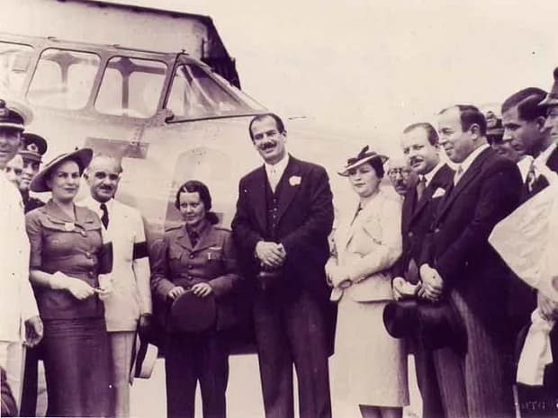 Sabiha Gökçen - Sabiha Gökçen in Athens, with Turkish ambassador to Athens Ruşen Eşref Ünaydın