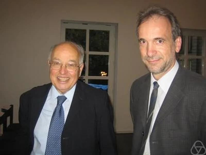 Michael Atiyah - Michael Atiyah (left), Werner Ballmann (right), Bonn 2007