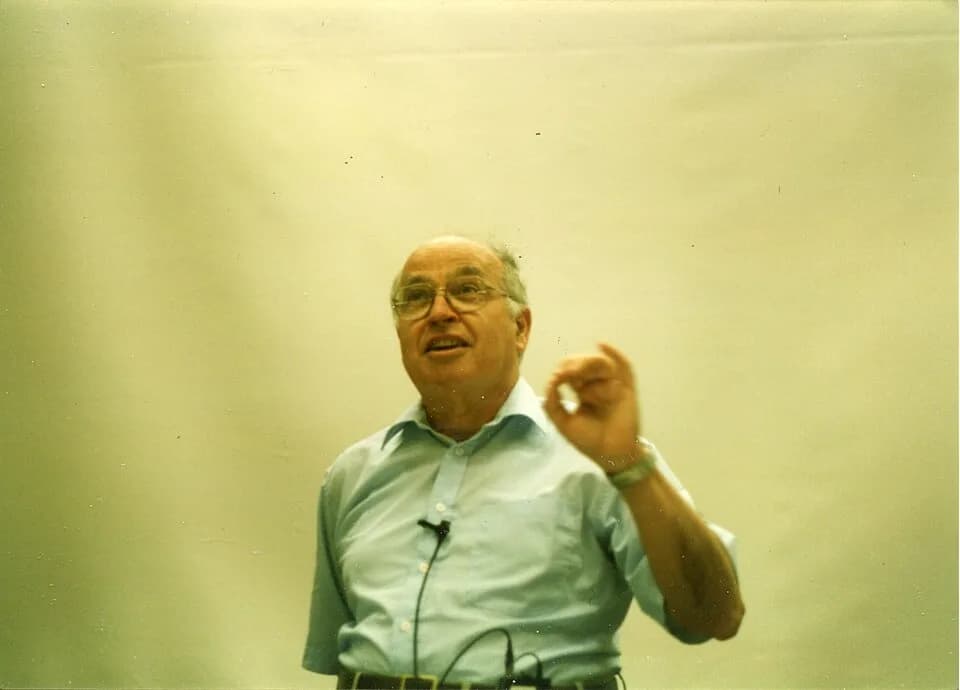 Michael Atiyah - Michael Francis Atiyah at a 1996 Chern symposium, named after Shiing-Shen Chern, in Berkeley, California (maybe UC Berkeley)