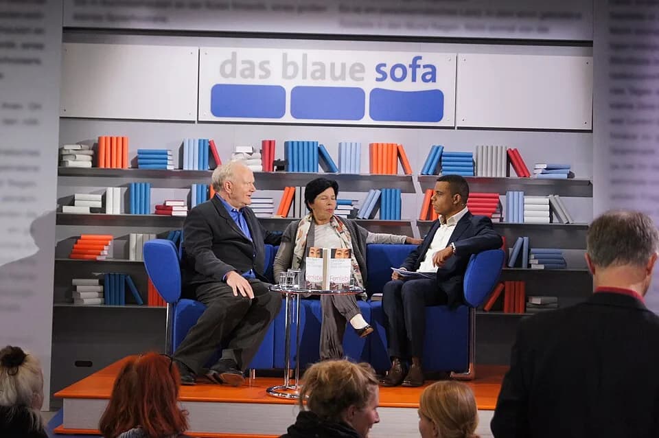 Ulrich Beck - Das Blaue Sofa FBM 2011
Verwendung nur für redaktionelle Zwecke. Diese Fotos dürfen Sie honorarfrei nutzen, wenn Sie folgenden Credit beachten: Copyright: Das Blaue Sofa / Club Bertelsma