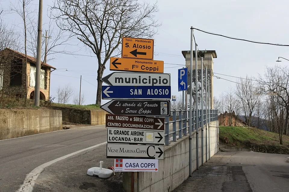 Fausto Coppi - Cartelli a Castellania (AL).