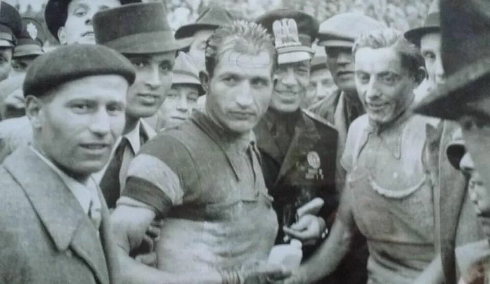 Fausto Coppi - Fausto Coppi e Gino Bartali nel 1940-3