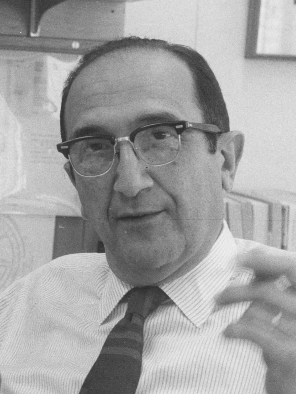 Salvador Luria - Informal photo of  Salvatore Luria at his desk at MIT, possibly at the time of his Nobel Prize award in 1969. Cropped version for using in collages.