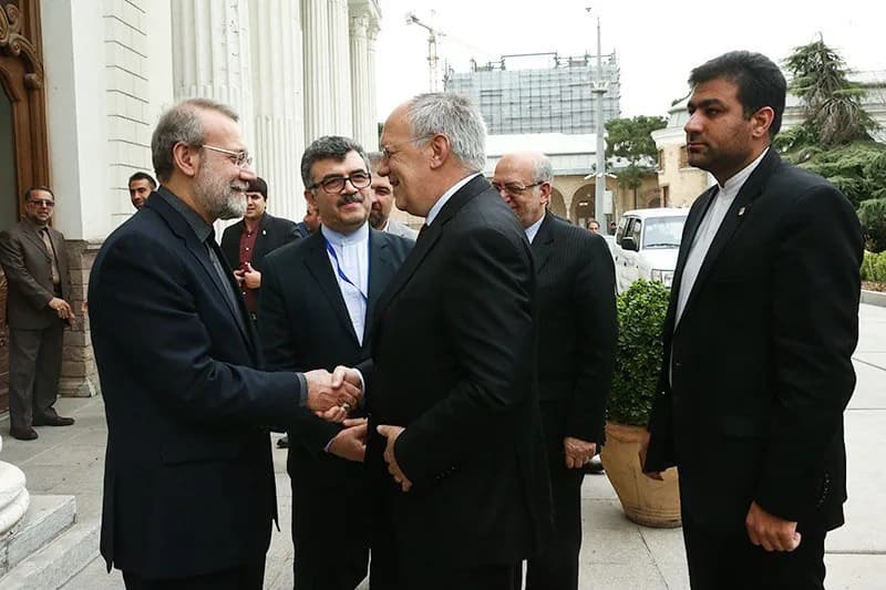 Ali Larijani - دیدار یوهان اشنایدر-آمان، رئیس جمهور وقت سوئیس، با علی لاریجانی، رئیس وقت مجلس شورای اسلامی در ساختمان بهارستان مجلس.
