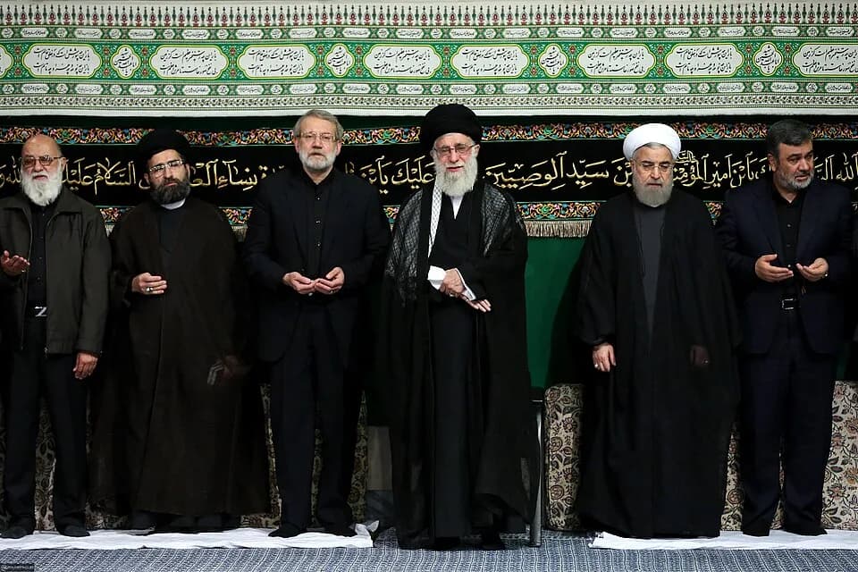 Ali Larijani - Sayyed Hossein Hosseini Qomi lecturing in Imam Khomeini Hossainiah