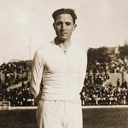 Santiago Bernabéu Yeste - Santiago Bernabéu during his tenure as player in Real Madrid C.F.