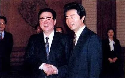 Li Peng - Morihiro Hosokawa, Prime Minister, met Li Peng, Premier, in China on March, 1994.(For terms of use, see 法的事項 ｜ 外務省.)