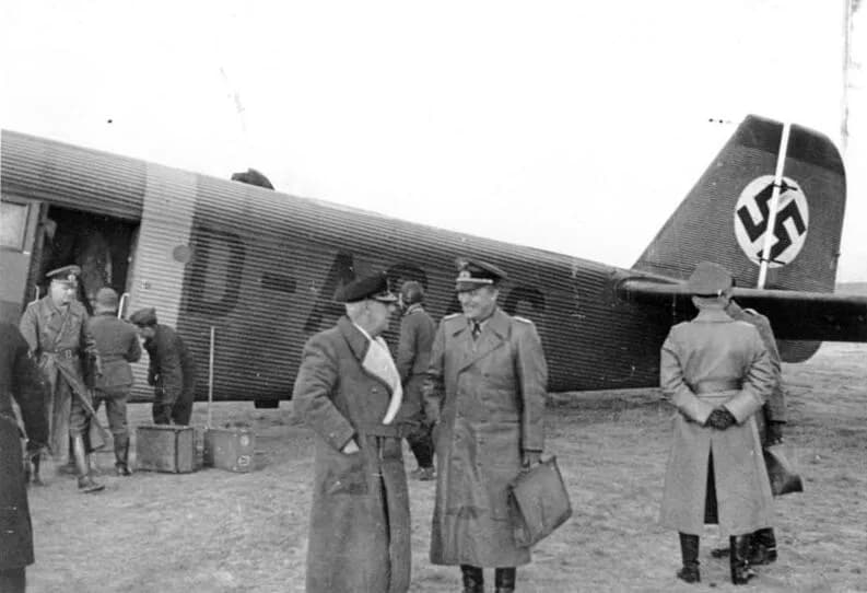 Wilhelm Canaris - Bundesarchiv Bild 146-1976-138-02A, Russland, Wilhelm Canaris, v. Bentivegni.jpg