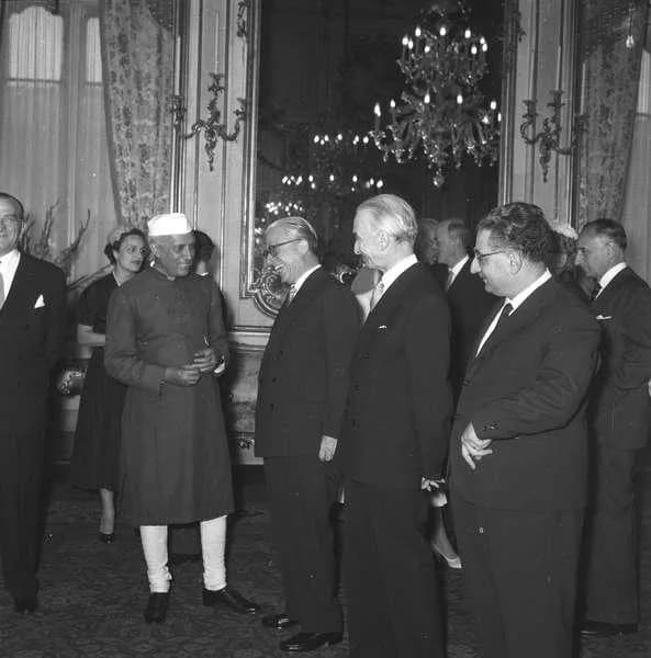 Giovanni Gronchi - Colazione offerta dal Presidente della Repubblica Giovanni Gronchi in onore del primo Ministro Jawaharlal Nehru indiano