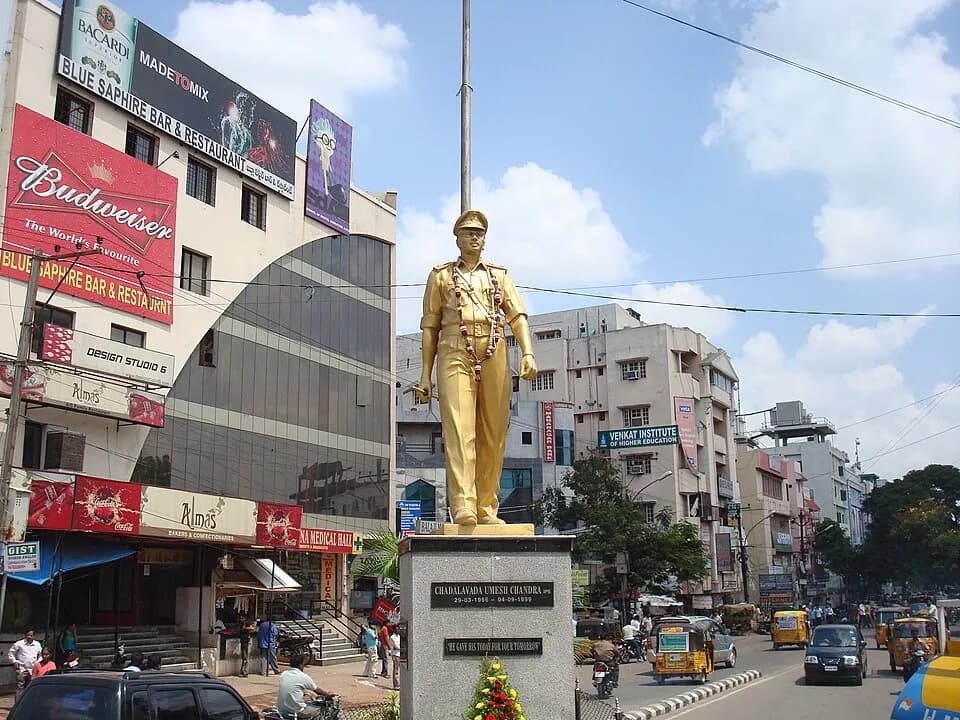 Neelam Sanjiva Reddy - Shown here is a well known statue of Umesh Chandra at SRnagar, Hyderabad, India.