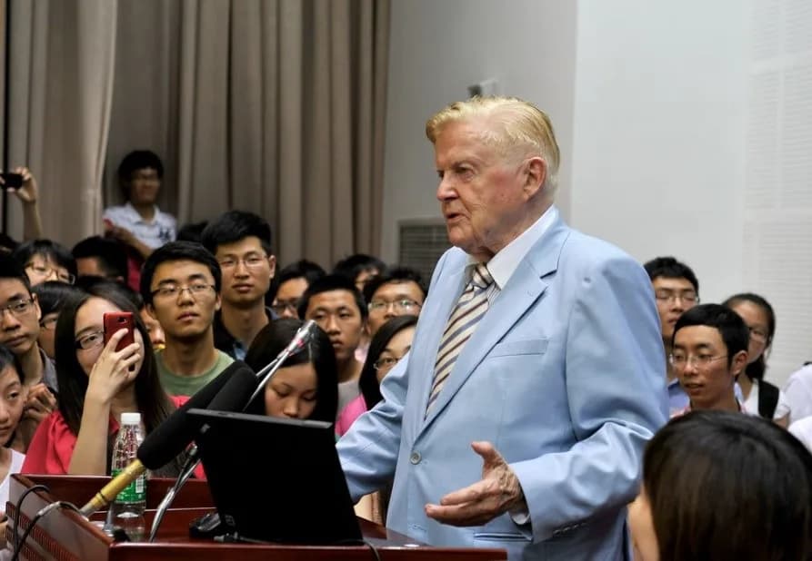Robert Mundell - Robert Mundell at SWUFE in 2013