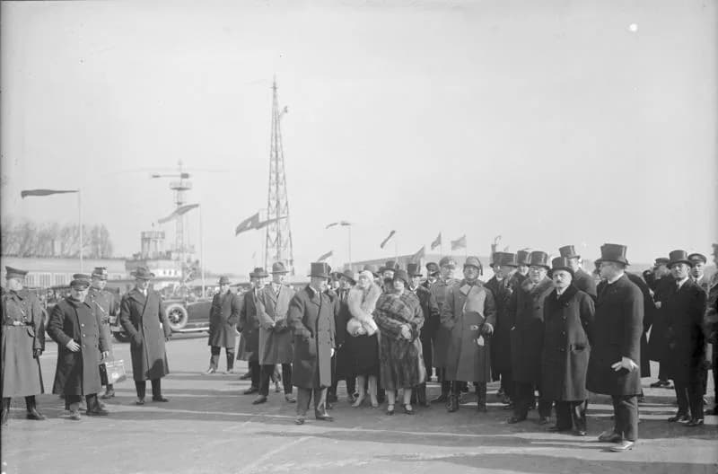 Amanullah Khan - For documentary purposes the German Federal Archive often retained the original image captions, which may be erroneous, biased, obsolete or politically extreme. Der Königs Aman Ullah 