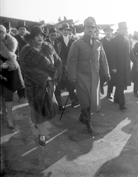 Amanullah Khan - For documentary purposes the German Federal Archive often retained the original image captions, which may be erroneous, biased, obsolete or politically extreme. Der Königs Aman Ullah 