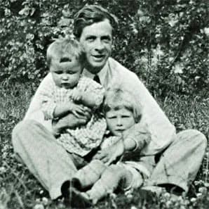 Julian Huxley - Julian Huxley and his sons