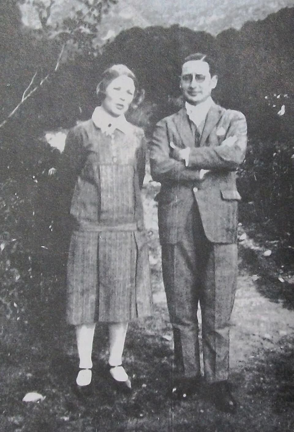 Alfonsina Storni - Alfonsina Storni y Fermín Estrella Gutiérrez, en Córdoba, Argentina, en 1922