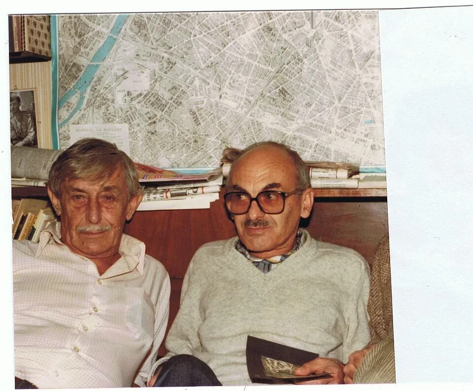 Bulat Okudzhava - Виктор Некрасов и Булат Окуджава в кабинете Некрасова, Ванв, 22 ноября 1981 года.