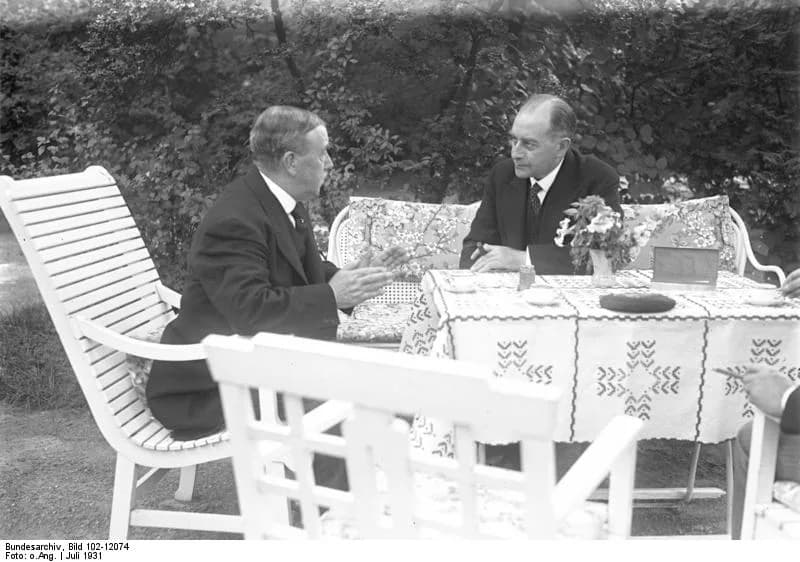 Arthur Henderson - For documentary purposes the German Federal Archive often retained the original image captions, which may be erroneous, biased, obsolete or politically extreme. Die grossen politisc
