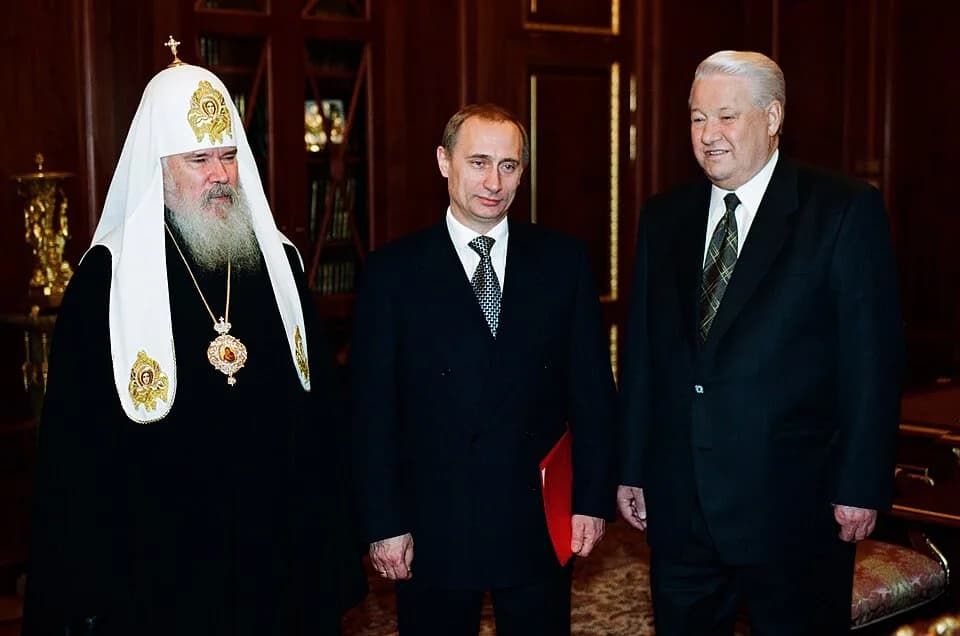 Patriarch Alexius II - THE KREMLIN, MOSCOW. President Boris Yeltsin with Patriarch Alexy II of Moscow and All Russia and Prime Minister Vladimir Putin.