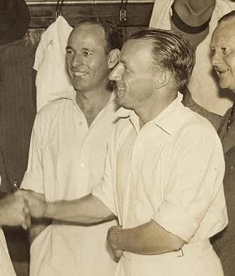 Don Bradman - Jack Fingleton (l), Don Bradman (r)