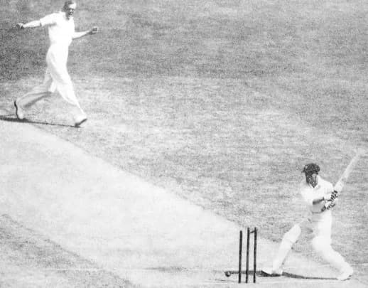 Don Bradman - Newspaper photograph taken on 30 December 1932 at the Melbourne Cricket Ground. Copyright expired (ie. it is pre-1955). It appears on page 151 of "Bodyline Autopsy" by David Frith (2002)