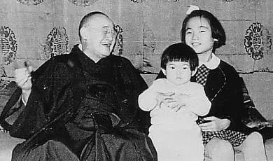 Shigeru Yoshida - Shigeru Yoshida and his granddaughter