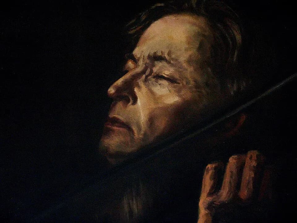 George Enesco - Muzeul „George Enescu" din Dorohoi, amenajat în casa cumpărată în anul 1910 de Costache Enescu, tatăl compozitorului, inaugurat în anul 1957 şi reorganizat recent, expune obiecte şi d