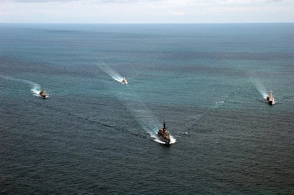 Phutthayotfa Chulalok - Gulf of Thailand (June 24, 2005) – The guided missile frigate USS Rodney M. Davis (FFG 60), right, underway in formation with ships of from the Royal Thai Navy (RTN) during the