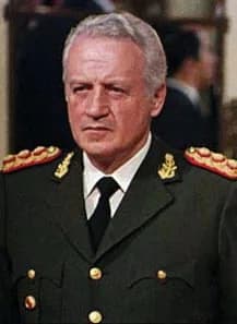 Leopoldo Fortunato hdp - Fotografía de Leopoldo Fortunato Galtieri tomada y publicada en 1981, durante su asunción como presidente.