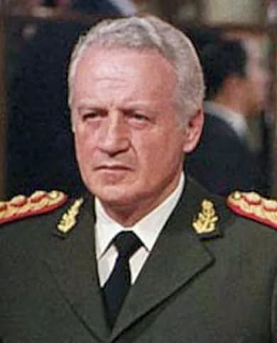 Leopoldo Fortunato hdp - Fotografía de Leopoldo Fortunato Galtieri tomada y publicada en 1981, durante su asunción como presidente. Aparece en varios sitios, como [1], [2], [3], etc.