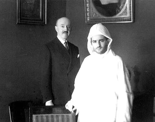 Mohammed V of Morocco - Le docteur avec le roi du Maroc Mohamed V