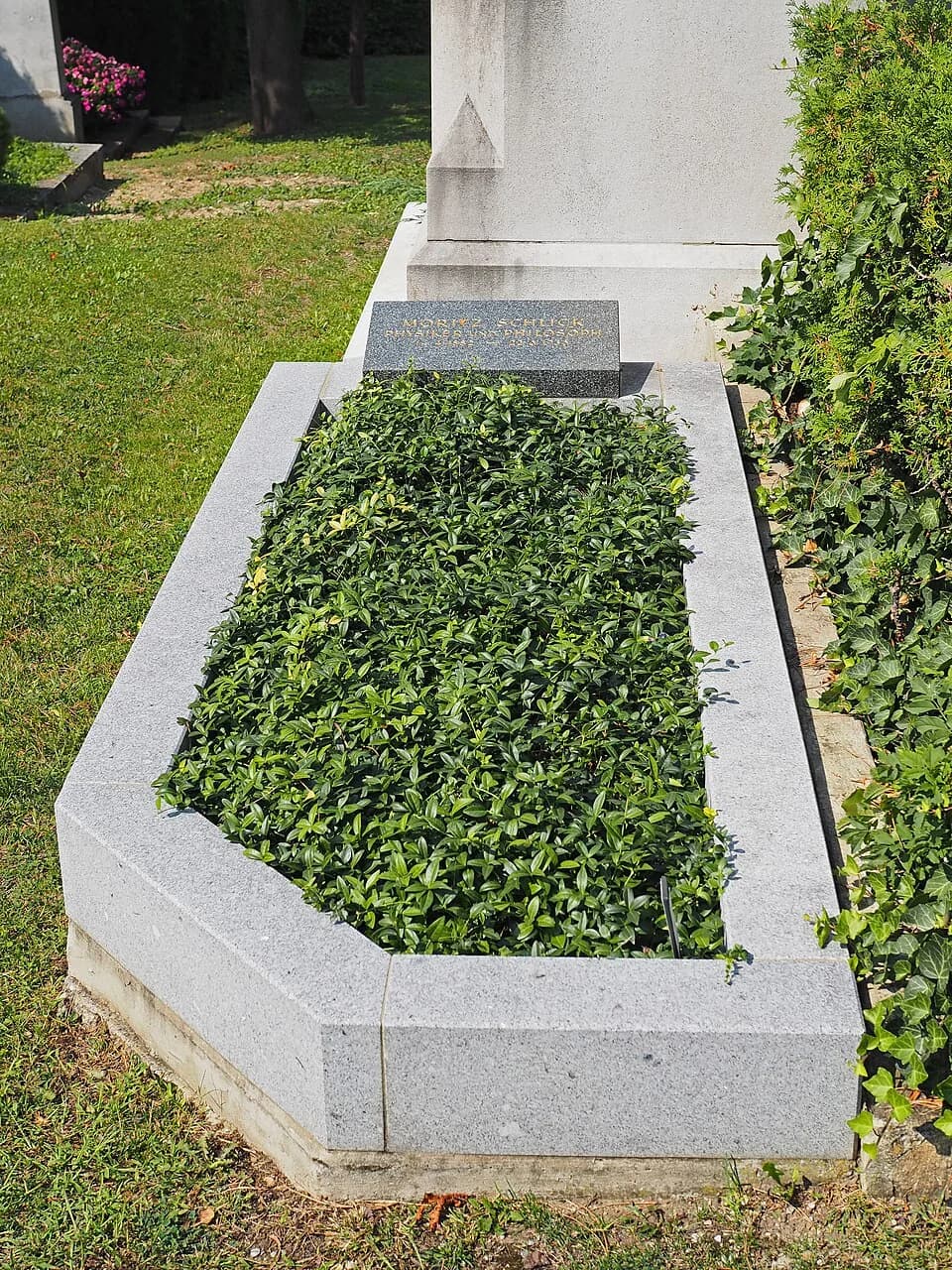 Moritz Schlick - Grave of the physicist and philosopher Moritz Schlick (1882–1936) at the Pötzleinsdorf cemetery, 1180 Vienna (group B, row 22, number 187)