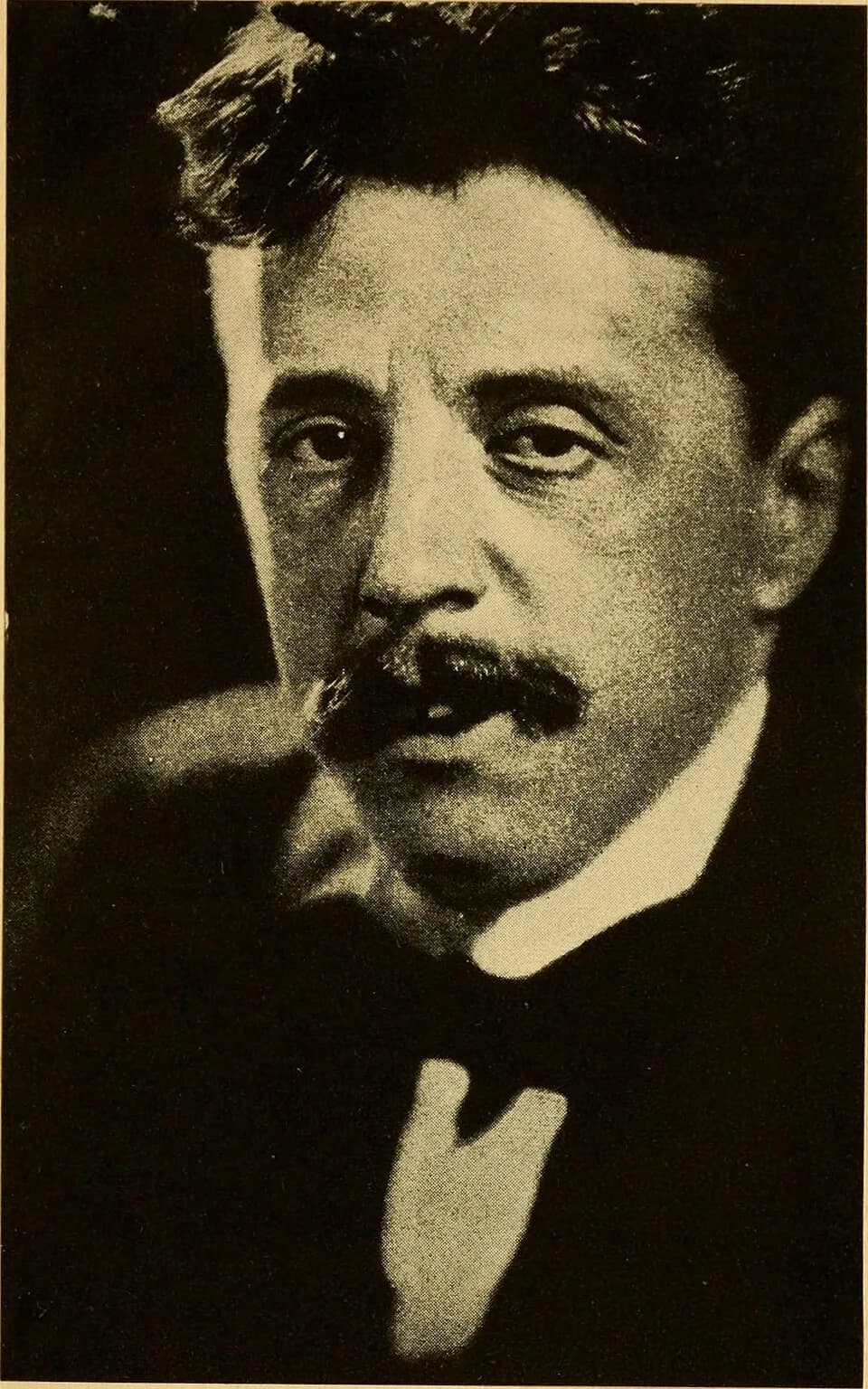 Arnold Bennett - Arnold Bennett
Identifier: whenwintercomest01over (find matches)
Title: When winter comes to Main Street
Year: 1922 (1920s)
Authors:  Overton, Grant Martin, 1887-1930 Doran, Firm, Pub