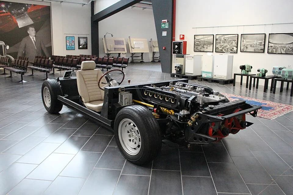Ferruccio Lamborghini - Lamborghini Espada-Chassis