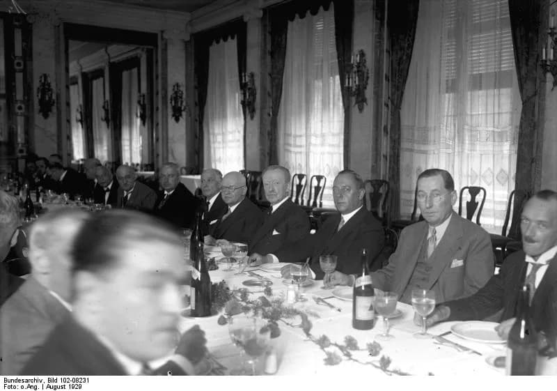 Hans Luther - For documentary purposes the German Federal Archive often retained the original image captions, which may be erroneous, biased, obsolete or politically extreme. Der ehemalige Reichskanzl