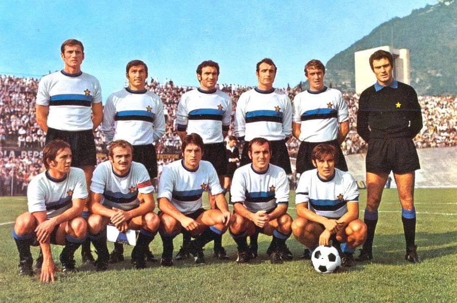Giacinto Facchetti - Como (Italy), "Giuseppe Sinigaglia" Stadium, August 30, 1970. The line-up of Inter Milan for the away match versus AC Como, 1970–71 Coppa Italia Group stage. From left to right, s