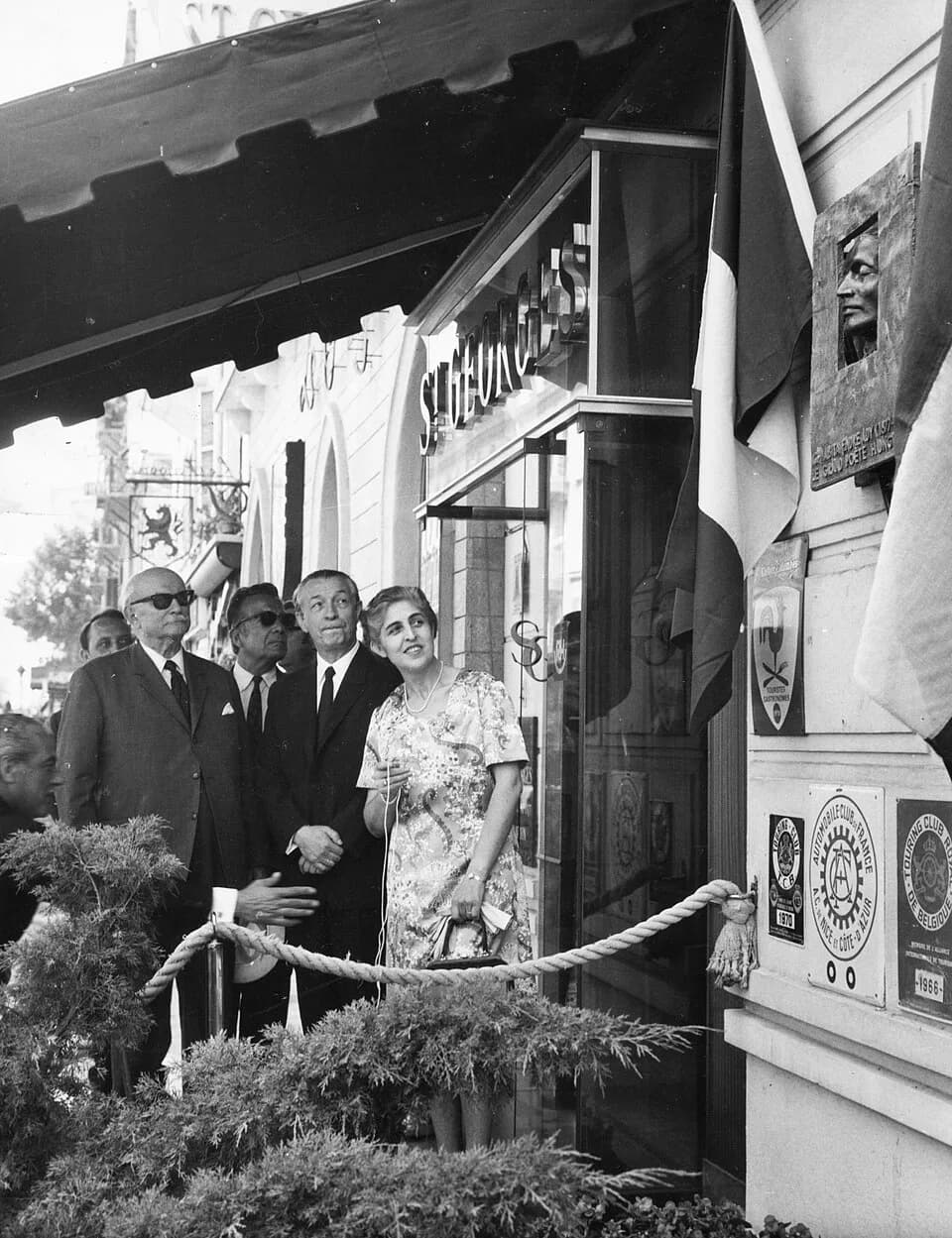 Endre Ady - Nice, Hôtel Saint Georges – Next to the entrance is the commemorative plaque to Endre Ady (1977–1919) Hungarian poet and journalist. The photo was taken on June 1, 1970, during the inaugur