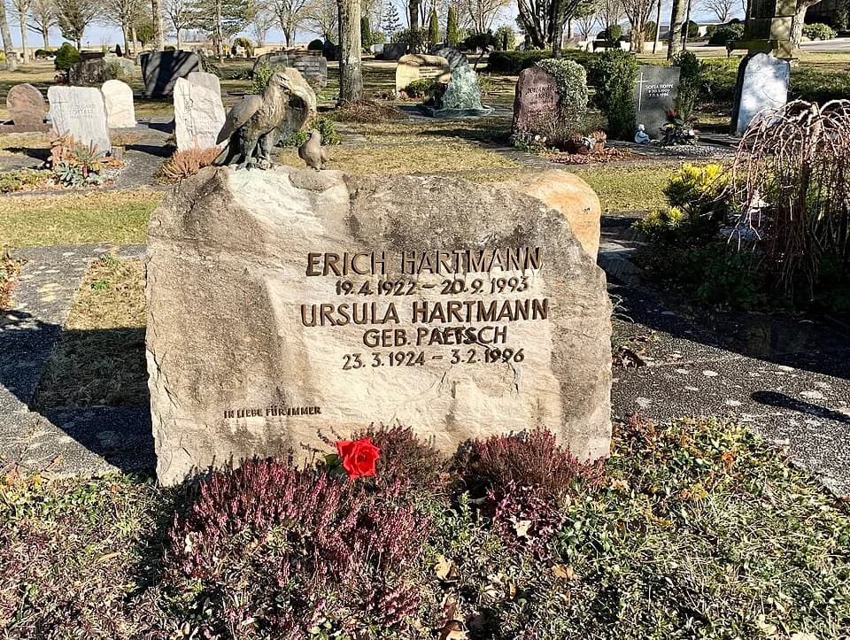 Erich Hartmann - New Cemetery in Weil im Schönbuch -Erich Hartmann and Ursula Hartmann