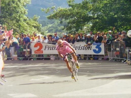 Marco Pantani - Marco Pantani riding in 2000 Tour de France.