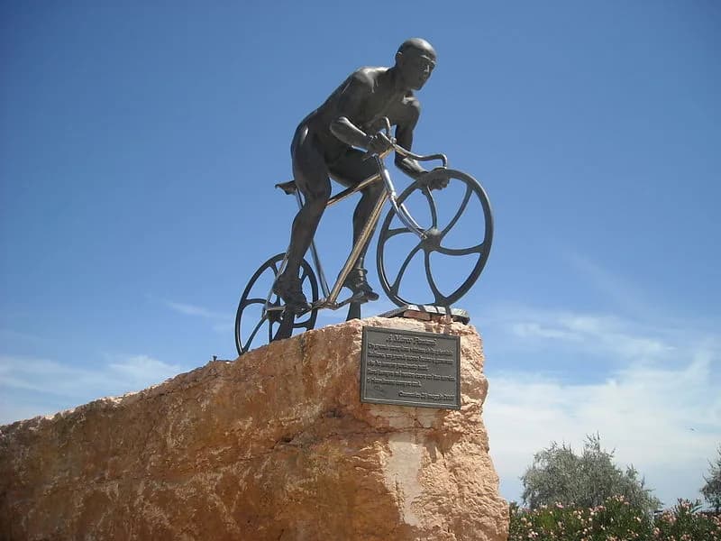 Marco Pantani - Statue of Marco Pantani on a racing bike, in Cesenatico