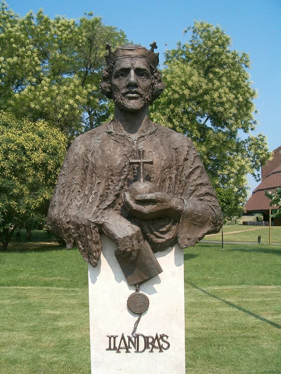 Andrew II of Hungary - II. András király
Nemzeti Történeti Emlékpark /  National Historical Memorial Park in Ópusztaszer, Hungary (Tóth Béla alkotása)

self shot photo (2005), Váradi Zsolt