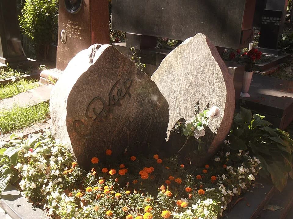 Sviatoslav Richter - The grave of the pianist Sviatoslav Richter in the Novodevichy cemetery of Moscow