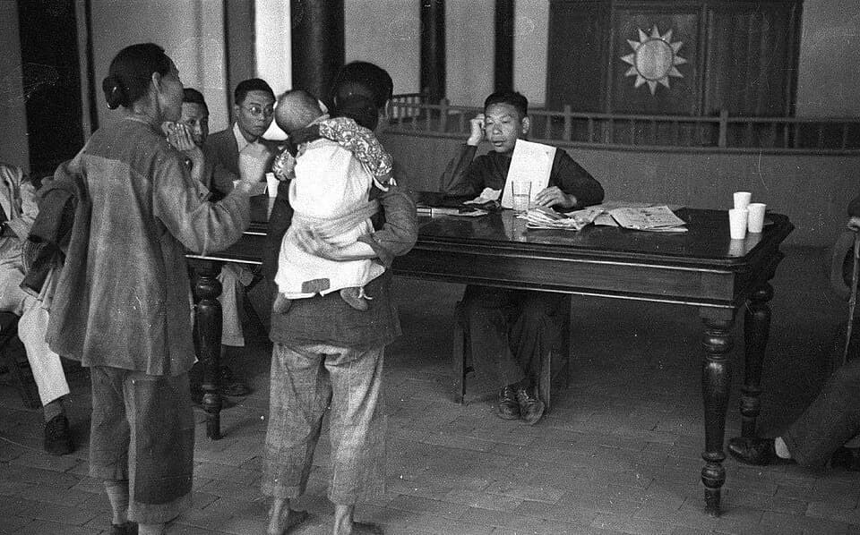 Chiang Ching-kuo - Chiang Ching-kuo in Gannan during the early 1940s. Chiang Ching-kuo was appointed as commissioner of Gannan Prefecture (贛南) between 1939 and 1945.