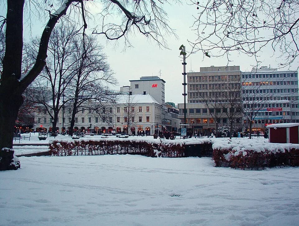 Gustav IV Adolf of Sweden - Gustav Adolfs Torg, Malmö, Sweden, snowy.jpg
Date December 2005